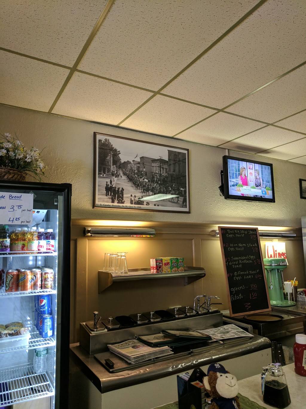 Slims | restaurant | 129 Main St, Boonville, NY 13309, USA | 3159425376 OR +1 315-942-5376