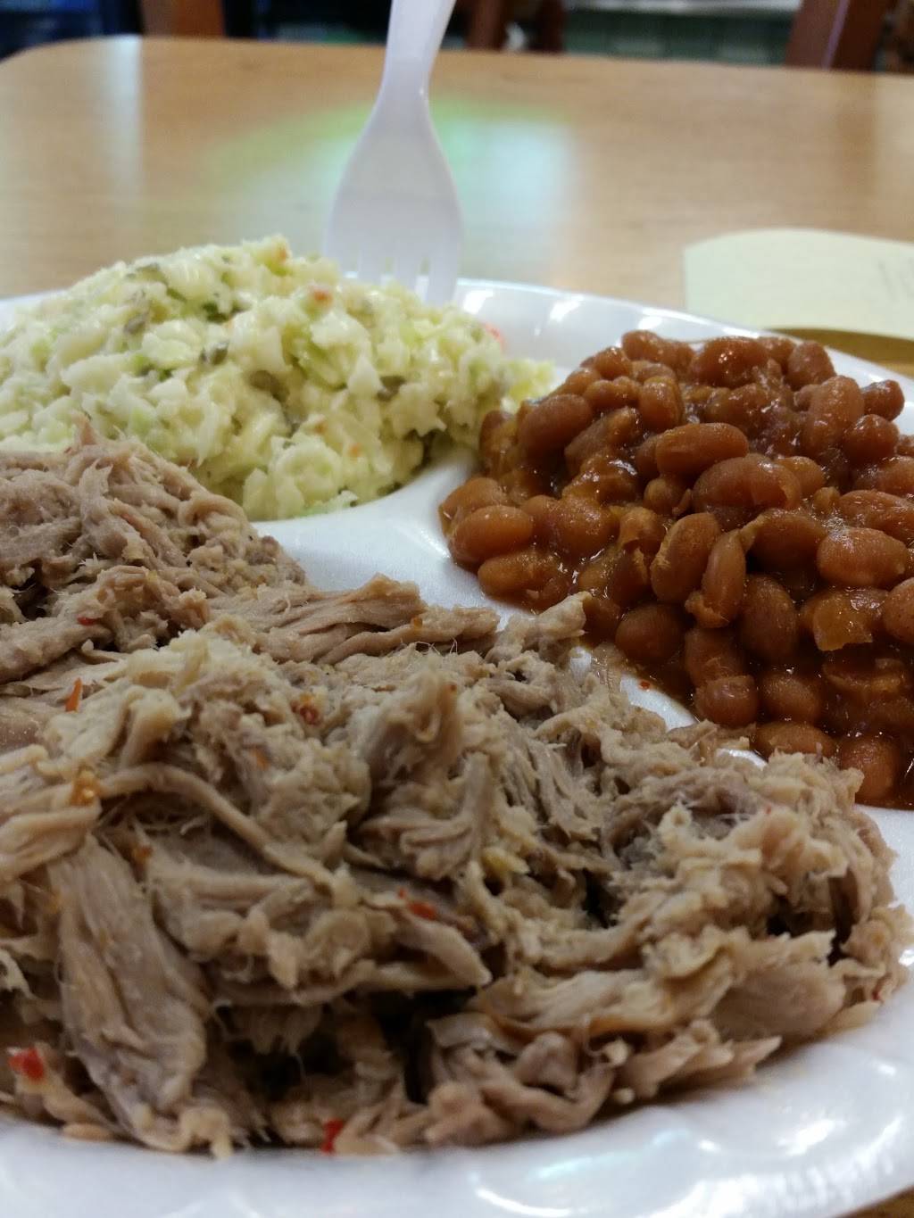 Smithfields Chicken N Bar-B-Q | restaurant | 1440 E Broad St, Fuquay-Varina, NC 27526, USA | 9195572400 OR +1 919-557-2400