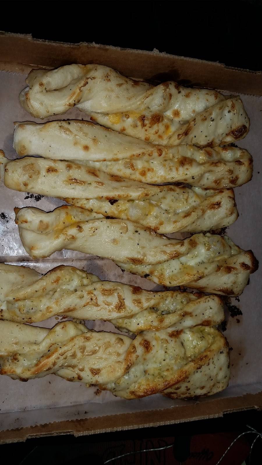 Round Table Pizza | meal delivery | 2793 E Bidwell St Ste 100, Folsom, CA 95630, USA | 9169839220 OR +1 916-983-9220