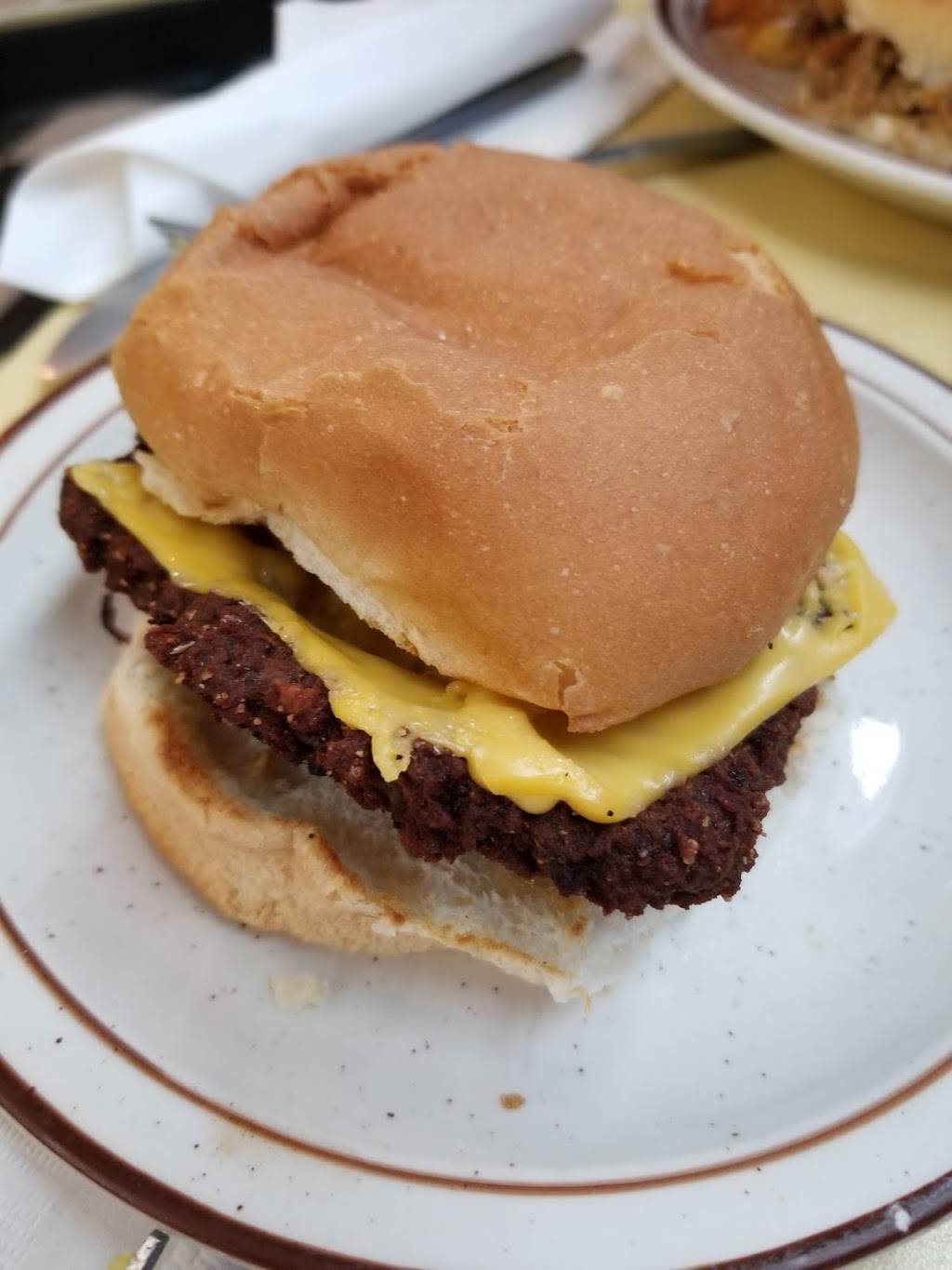 Allmans Bar-B-Que | restaurant | 1299 Jefferson Davis Hwy, Fredericksburg, VA 22401, USA | 5403739881 OR +1 540-373-9881