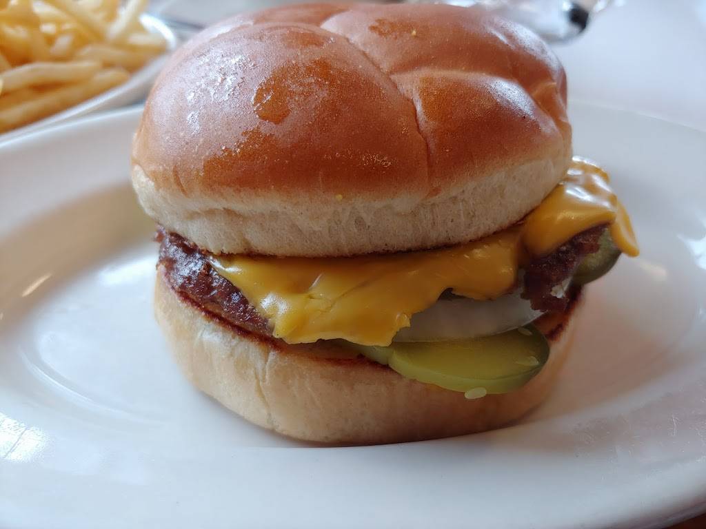 Steak n Shake | restaurant | 325 S Veterans Pkwy, Normal, IL 61761, USA | 3094542899 OR +1 309-454-2899