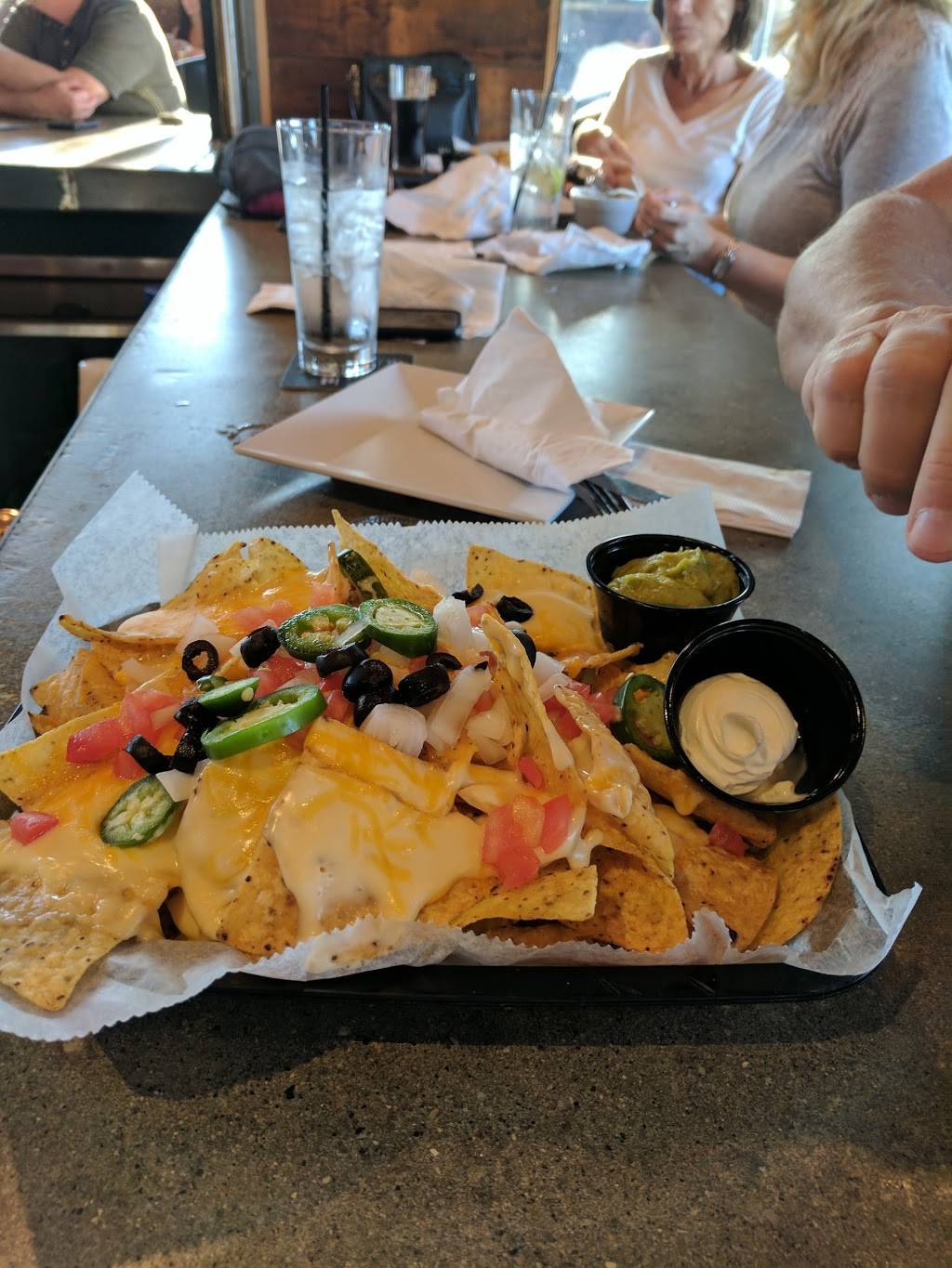 Caffreys Sports Pub | restaurant | 1320 Hickman Rd, Waukee, IA 50263, USA | 5159870552 OR +1 515-987-0552