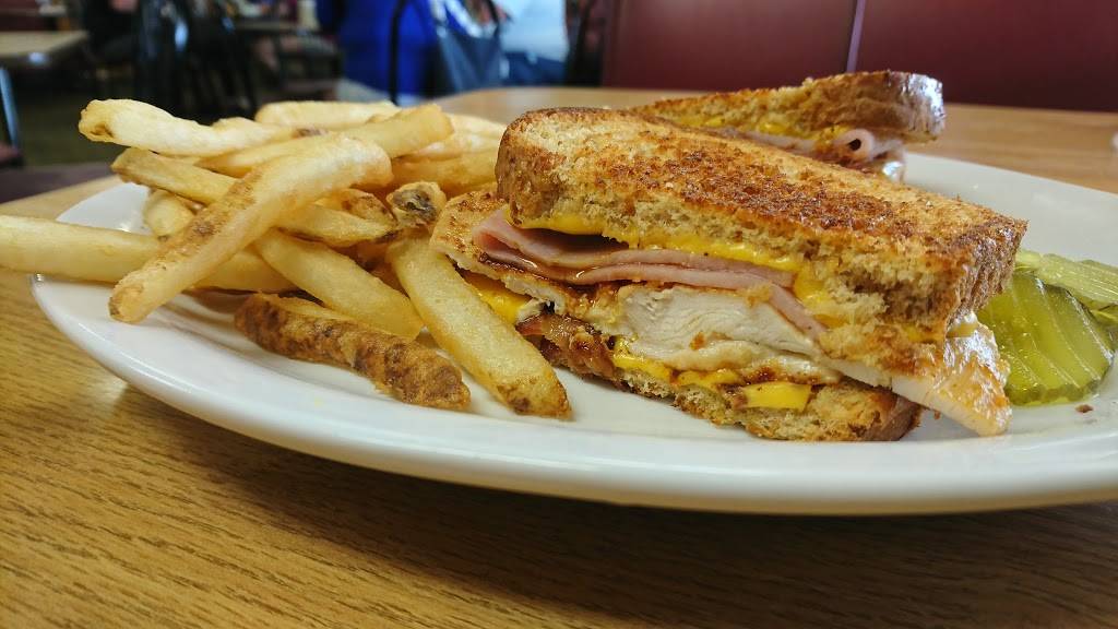 7 Stars Family Restaurant - Clear Lake | restaurant | 2309 3rd Ave S, Clear Lake, IA 50428, USA | 6412318026 OR +1 641-231-8026