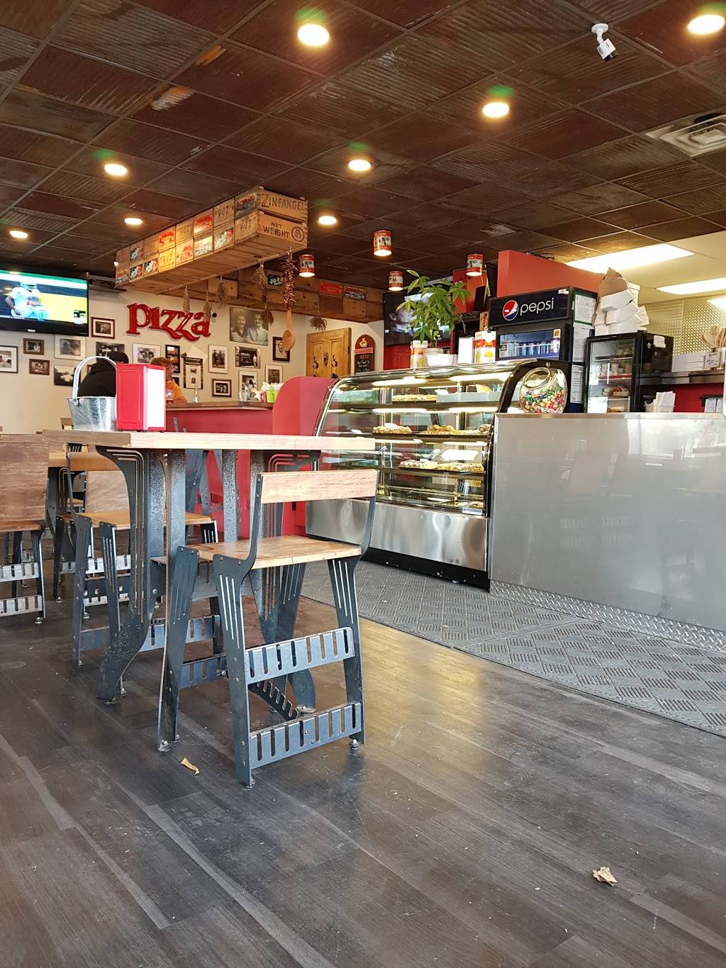 Marias Pizza West | restaurant | 242 Colborne St W, Brantford, ON N3T 1L9, Canada | 5197532500 OR +1 519-753-2500