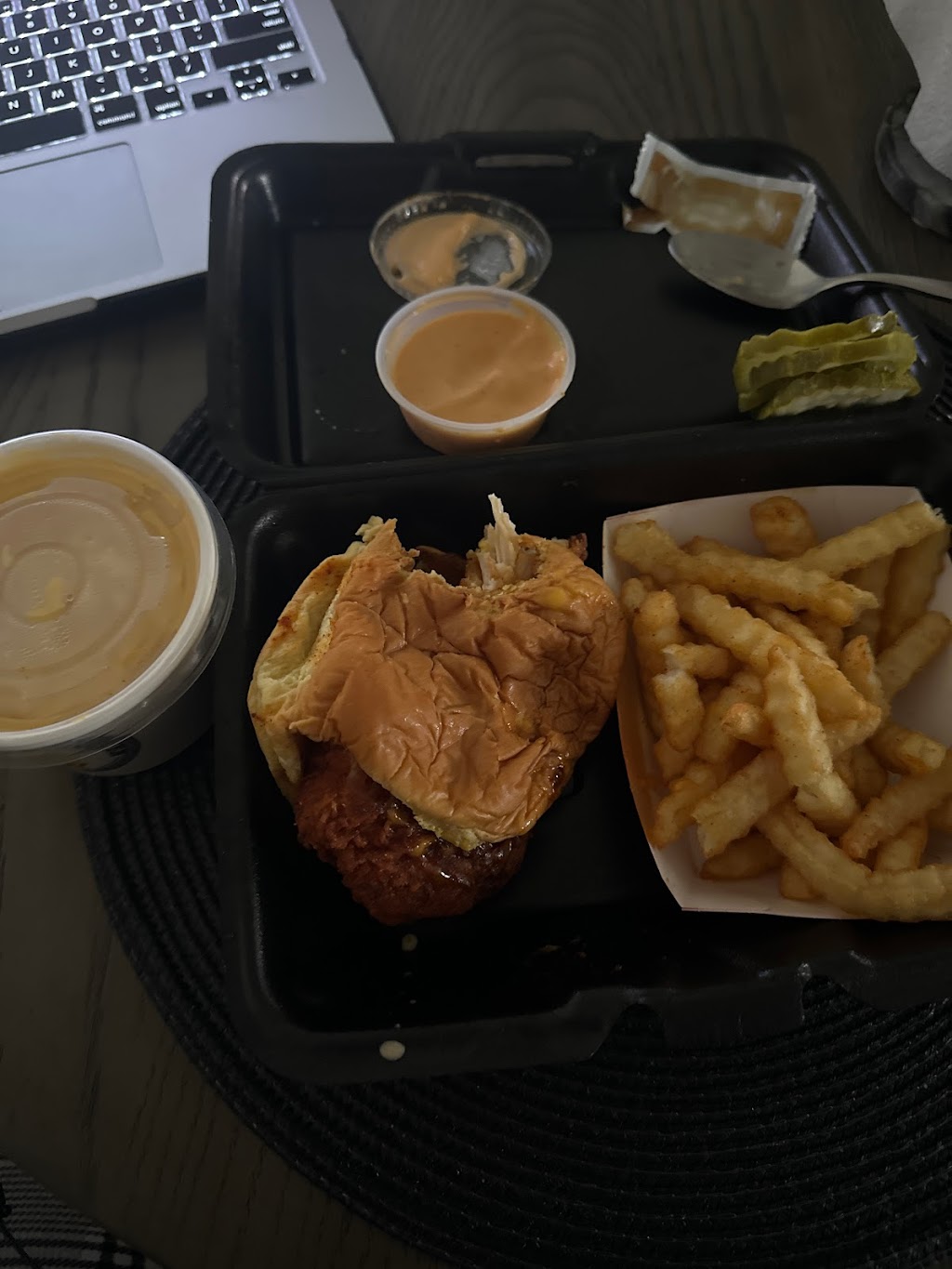 Daves Hot Chicken | restaurant | 475 E Bell Rd Suite 172, Phoenix, AZ 85022, USA | 4808649899 OR +1 480-864-9899