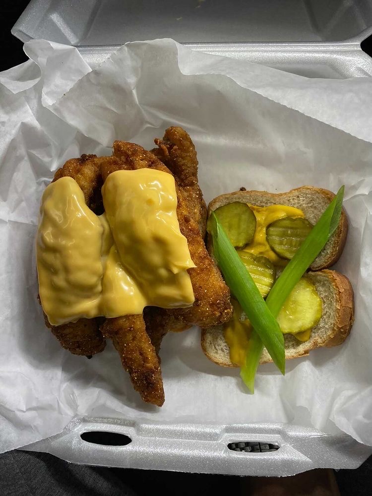 Buttbutts Twisted Corn & Fish | restaurant | 123 Ewing Dr #4, Nashville, TN 37207, USA | 6155692826 OR +1 615-569-2826