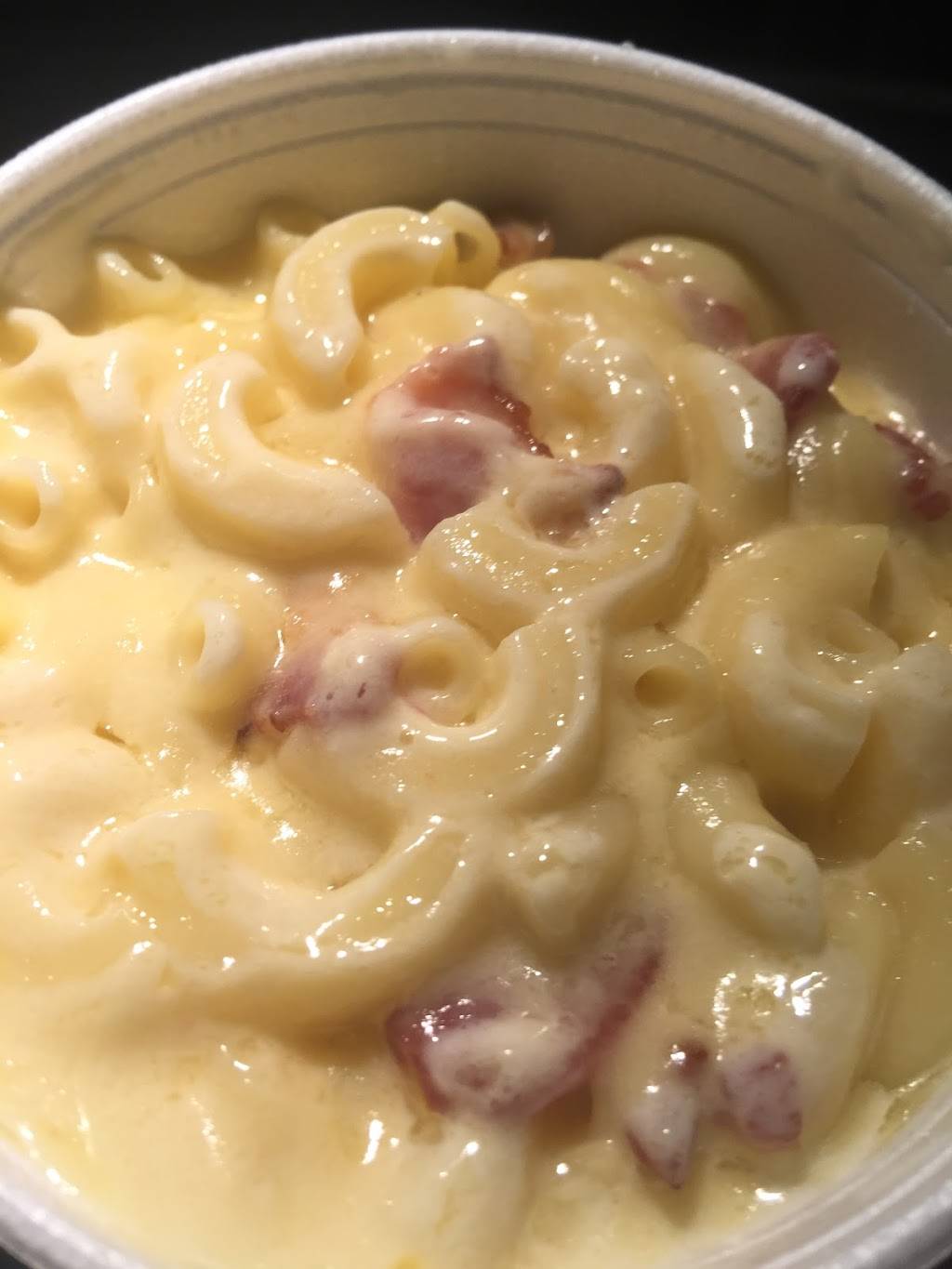 Streets Pub and Grub | restaurant | 1804 J St, Sacramento, CA 95811, USA | 9164981388 OR +1 916-498-1388