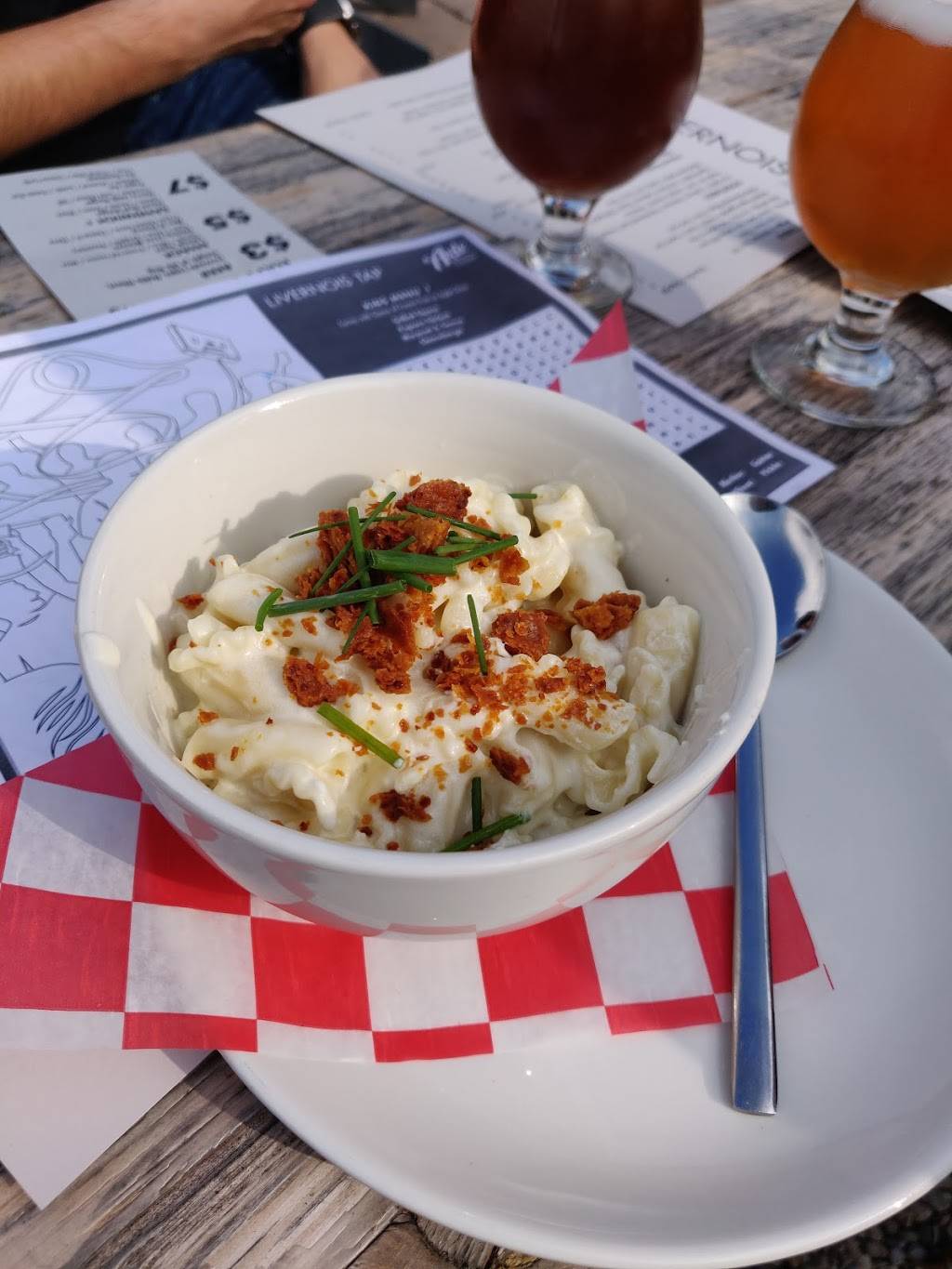 Axle Brewing Co. Livernois Tap | restaurant | 567 Livernois, Ferndale, MI 48220, USA | 2482842422 OR +1 248-284-2422