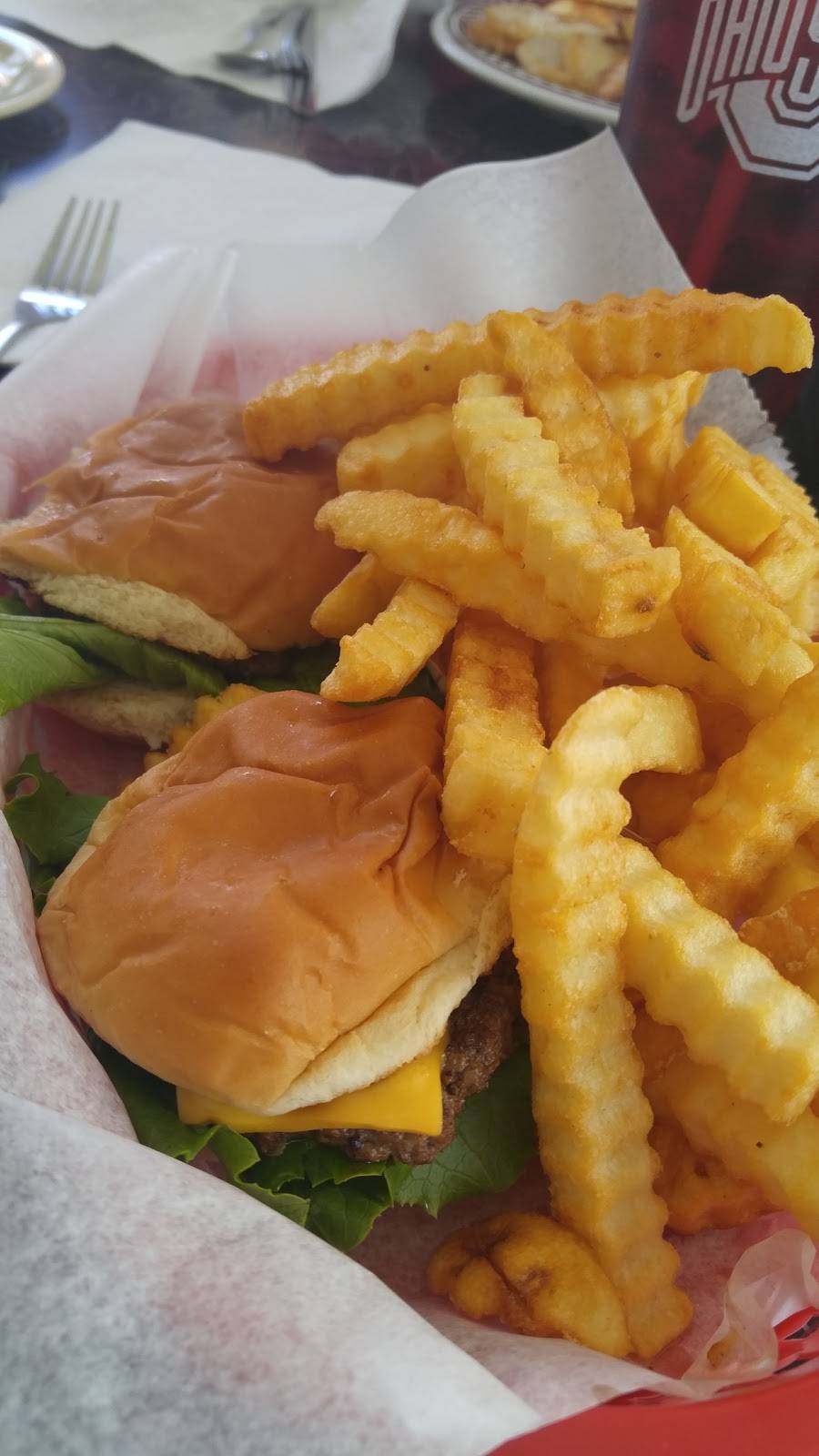 Carls Townhouse | restaurant | 95 W 2nd St, Chillicothe, OH 45601, USA | 7407731660 OR +1 740-773-1660