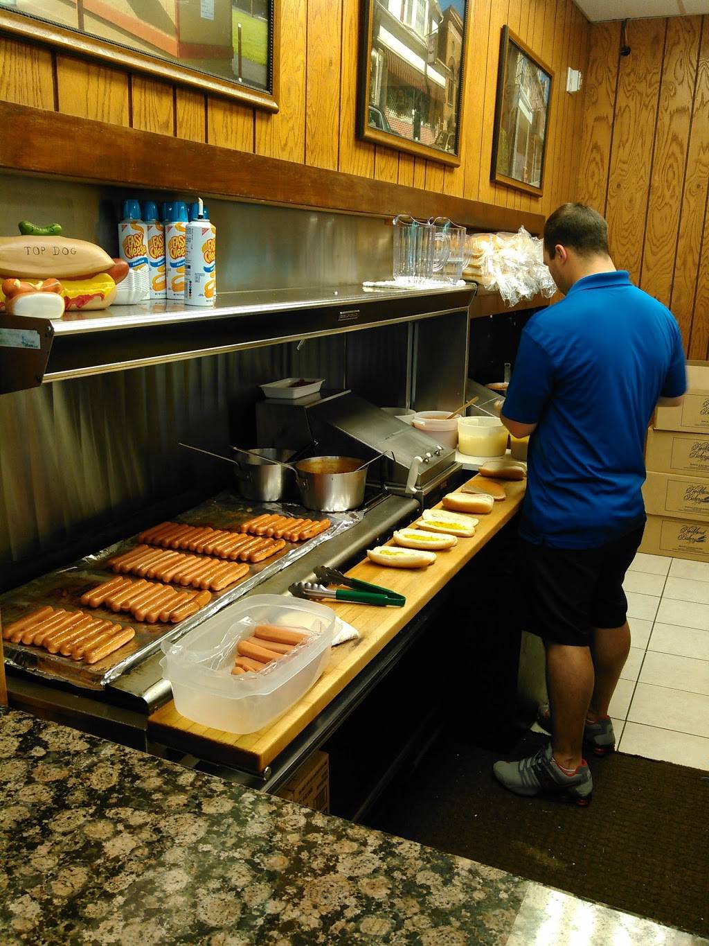 Potts Doggie Shop | meal takeaway | 114 W Fairview St, Bethlehem, PA 18018, USA | 6108656644 OR +1 610-865-6644