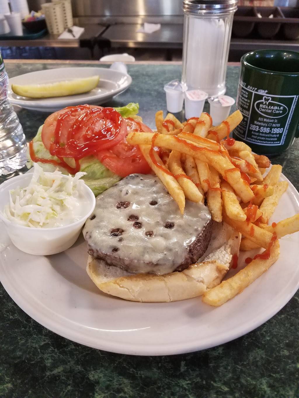 Aurora Diner | restaurant | 2 E Aurora St, Waterbury, CT 06708, USA | 2037532100 OR +1 203-753-2100