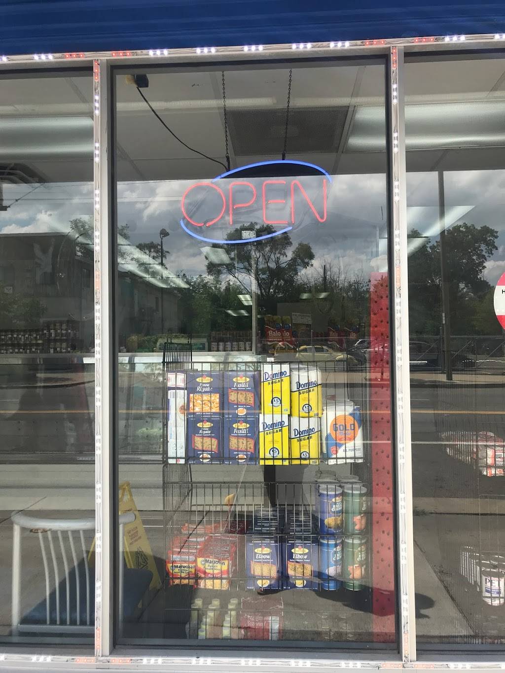 Halo Fish & Chicken Market | restaurant | 114 W Seven Mile Rd, Detroit, MI 48203, USA | 3133054165 OR +1 313-305-4165