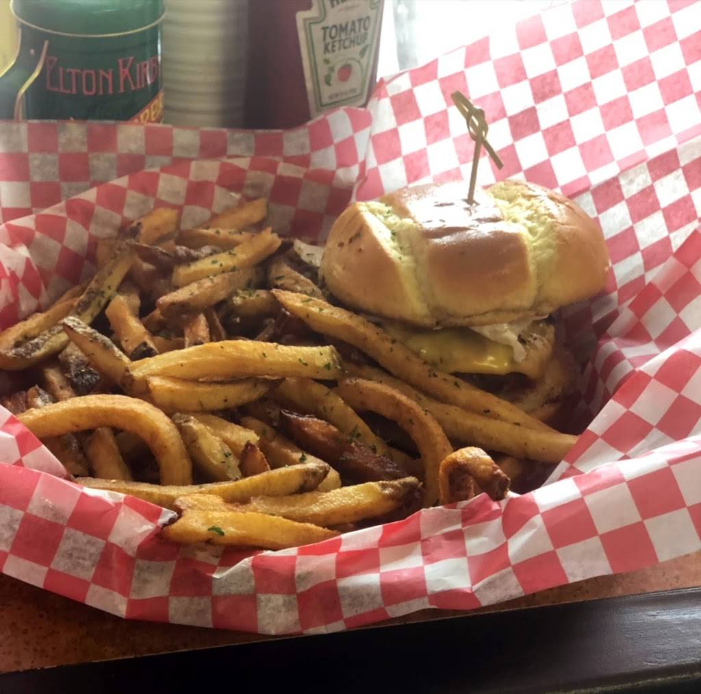 Honeys | restaurant | 20342 Grand River Ave, Detroit, MI 48219, USA | 3133266060 OR +1 313-326-6060