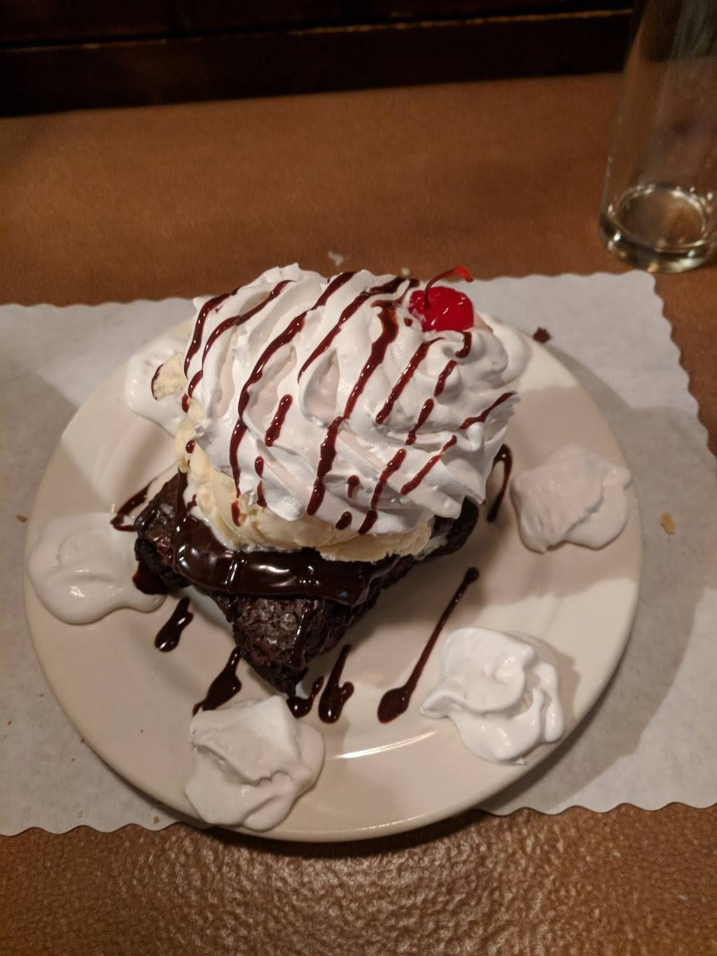 Village Eatery | restaurant | 429 Davison Rd, Lockport, NY 14094, USA | 7164330688 OR +1 716-433-0688