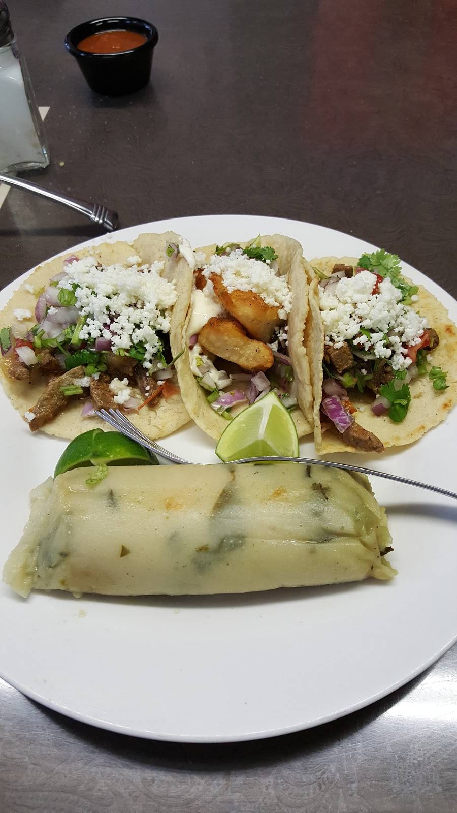 La Placita Salvadorean Cocina | restaurant | 1015 W Houston St, Sherman, TX 75092, USA | 9038935552 OR +1 903-893-5552