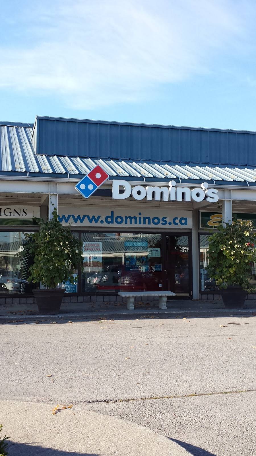 Dominos Pizza | meal delivery | 550 Lansdowne St W, Peterborough, ON K9J 8J8, Canada | 7057411122 OR +1 705-741-1122