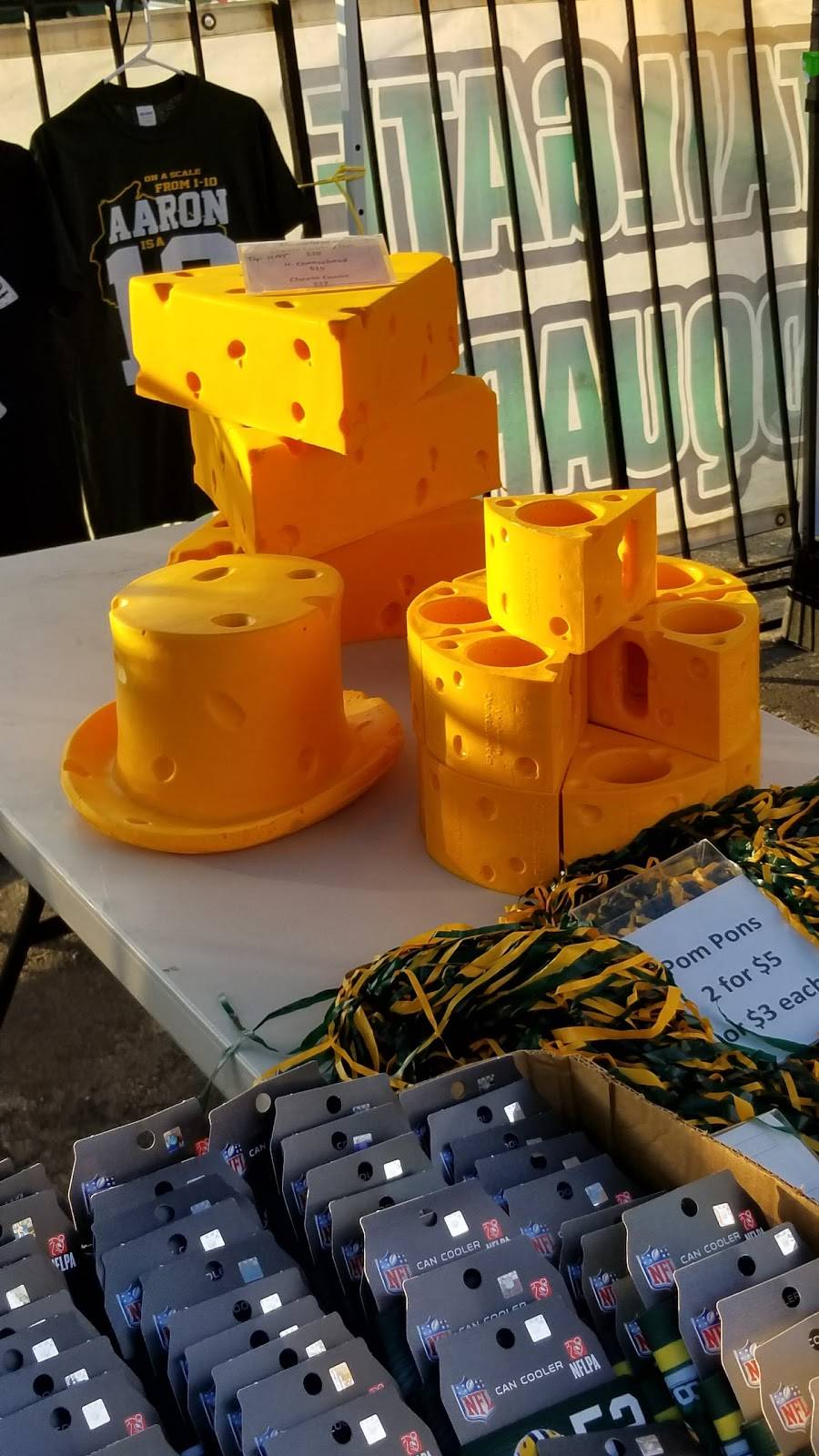 Coliseum Sports Bar and Grill | restaurant | 91 S N Main St, Fond du Lac, WI 54935, USA | 9209249599 OR +1 920-924-9599