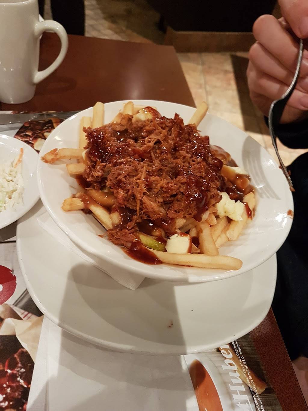 Rôtisserie St-Hubert | restaurant | 17525 Rue Charles, Mirabel, QC J7J 1P3, Canada | 5143855555 OR +1 514-385-5555