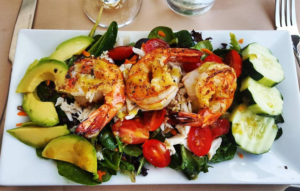 Stomping Grounds Grille | restaurant | 240 Main St, Buzzards Bay, MA 02532, USA | 7743024706 OR +1 774-302-4706