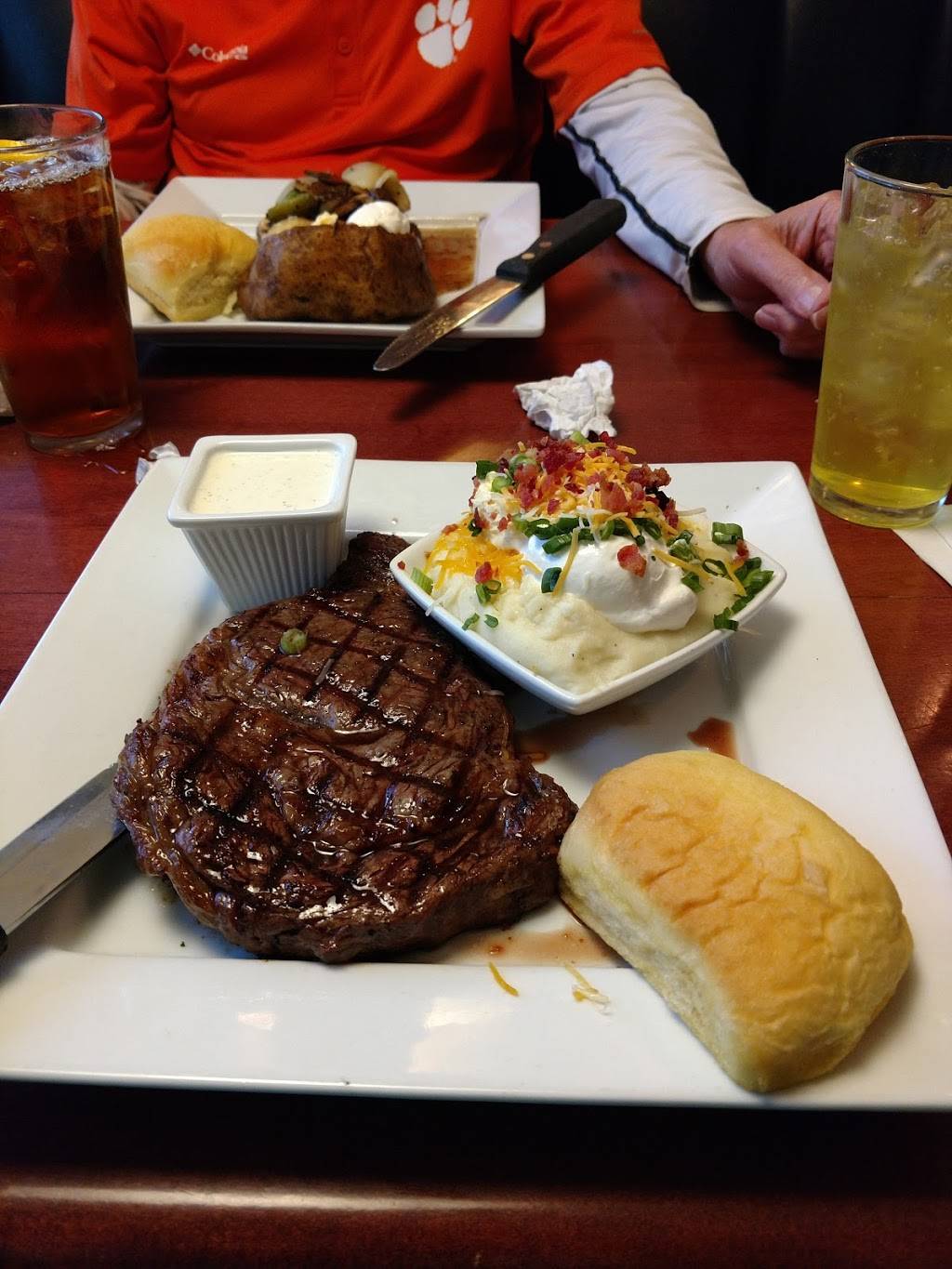 Bowens Landing | restaurant | 8681 SC-9, Inman, SC 29349, USA | 8645921300 OR +1 864-592-1300