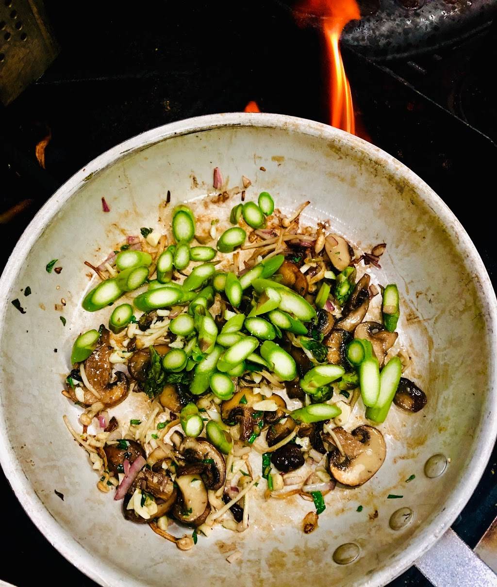 The Edge Restaurant & Bar | restaurant | 205467, County Rd 109 2nd floor, Orangeville, ON L9W 2Y9, Canada | 5199401111 OR +1 519-940-1111