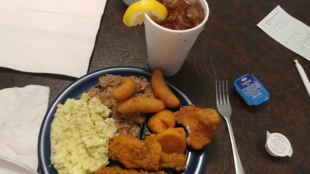 Captain Bobs BBQ & Seafood | restaurant | 310 Ocean Hwy S, Hertford, NC 27944, USA | 2524261811 OR +1 252-426-1811