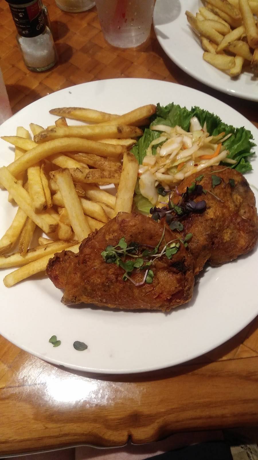 Amelias | restaurant | 1105 Lake Shore Dr, The Villages, FL 32162, USA | 3527508265 OR +1 352-750-8265