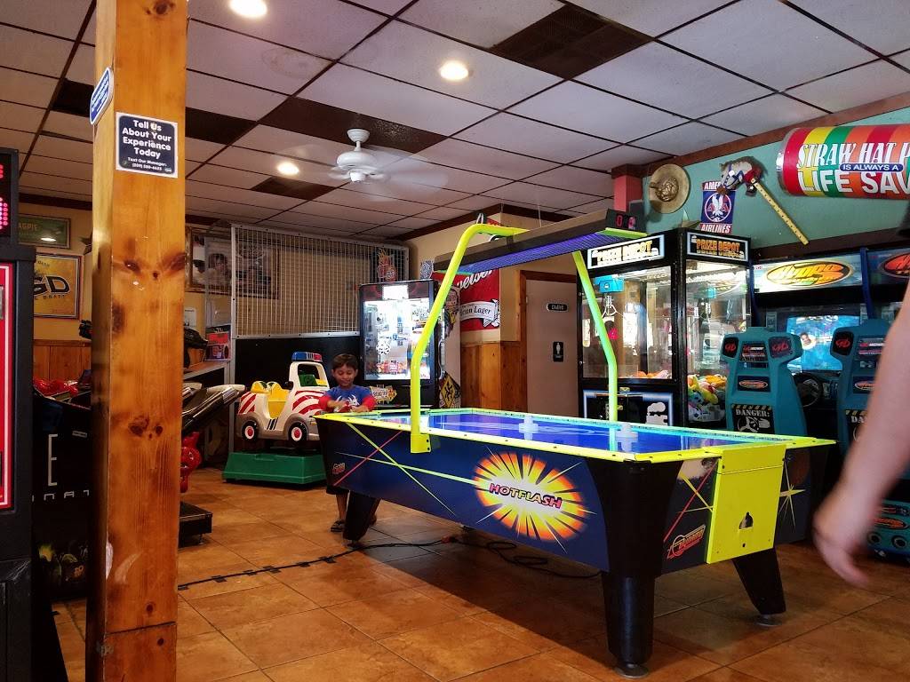 Straw Hat Pizza | meal delivery | 3228 N Tracy Blvd, Tracy, CA 95376, USA | 2098307777 OR +1 209-830-7777