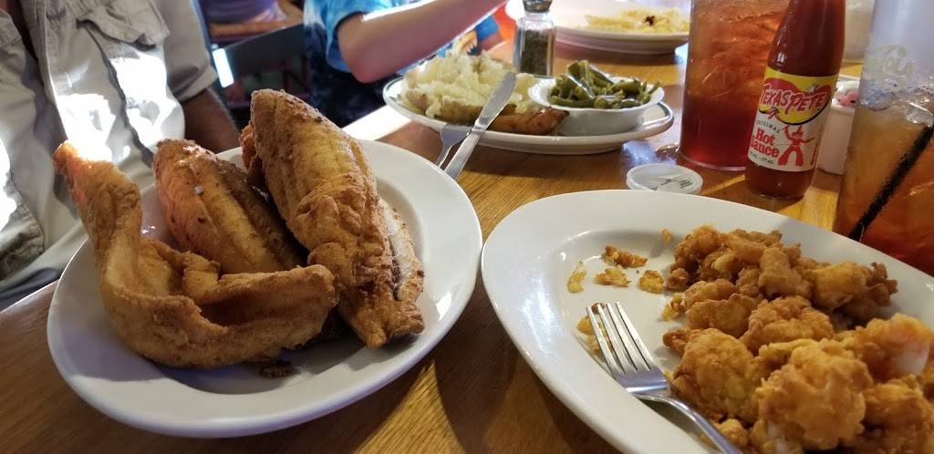 Oak Island Restaurant | restaurant | 6302 E Oak Island Dr, Oak Island, NC 28465, USA | 9102019925 OR +1 910-201-9925