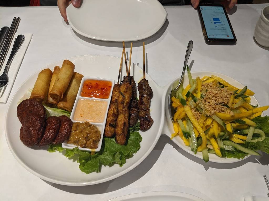 Thai Villa | restaurant | 84 First Commerce Dr #2, Aurora, ON L4G 0H5, Canada | 9058418878 OR +1 905-841-8878