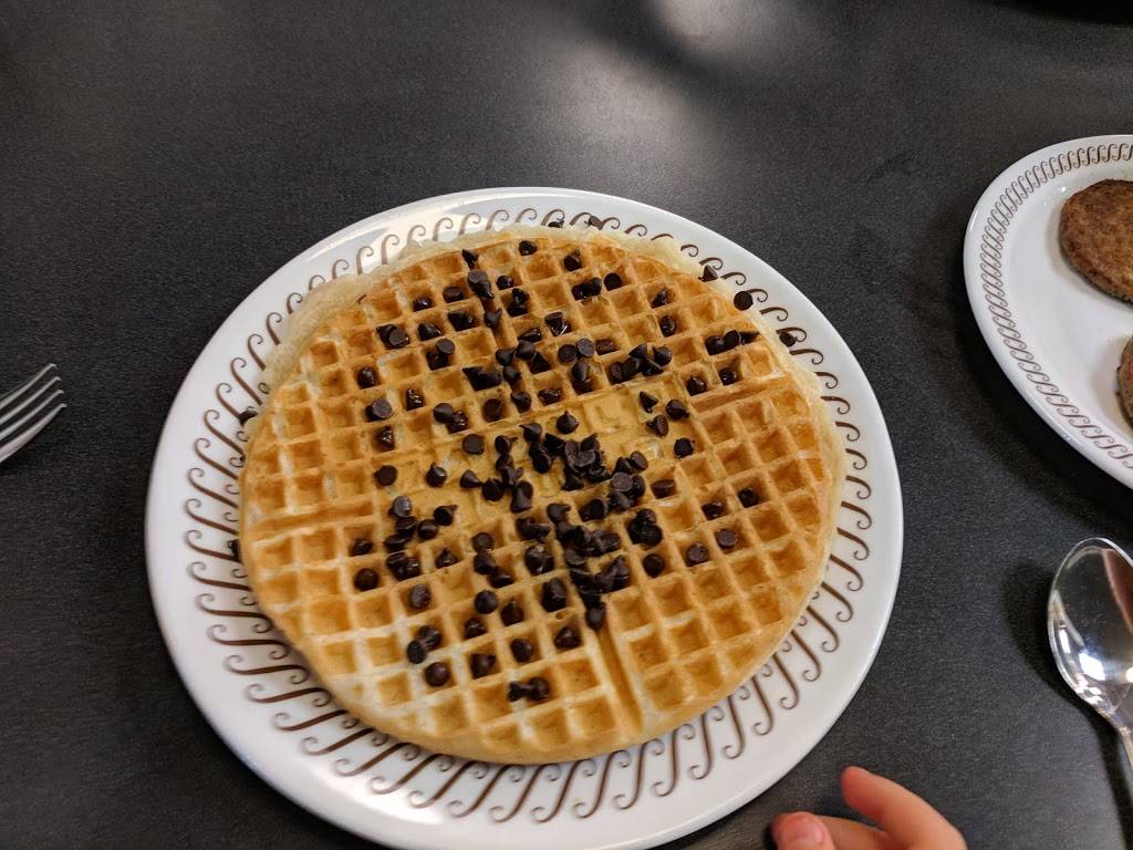 Waffle House | meal takeaway | 4755 Saul White Blvd, North Charleston, SC 29418, USA | 8437441814 OR +1 843-744-1814