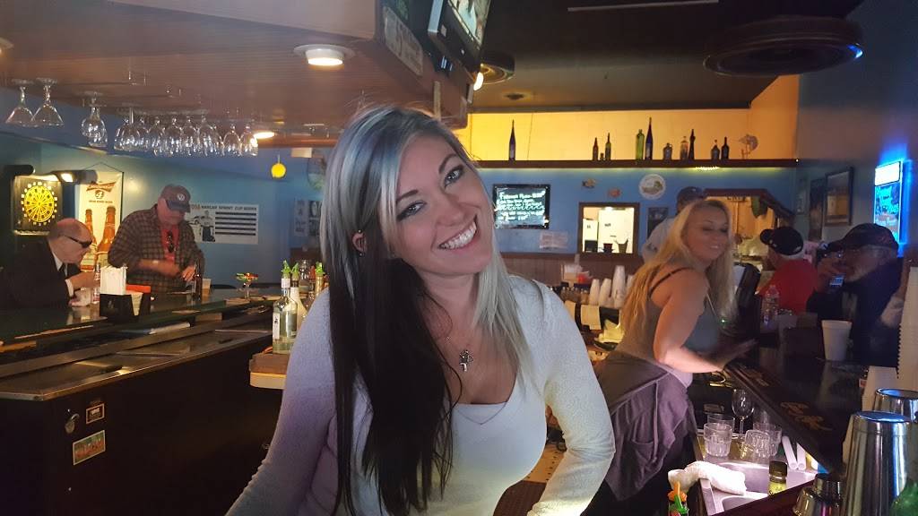 The Marlin Bar & Grill | restaurant | 614 Atlantic Ave, Murrells Inlet, SC 29576, USA | 8433577220 OR +1 843-357-7220