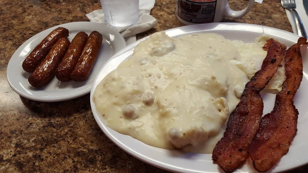 Bettys Cafe | restaurant | 6307 King Hill Ave, St Joseph, MO 64504, USA | 8162389847 OR +1 816-238-9847