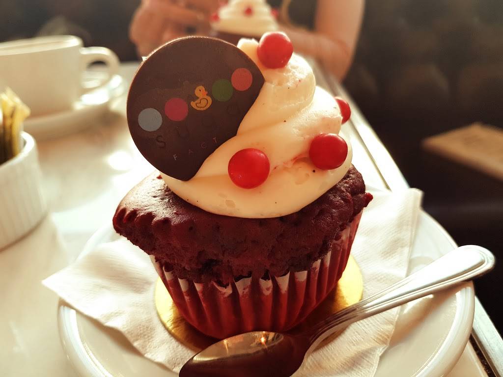 Sugar Factory | restaurant | 1144 Ocean Dr, Miami Beach, FL 33139, USA | 9173278096 OR +1 917-327-8096