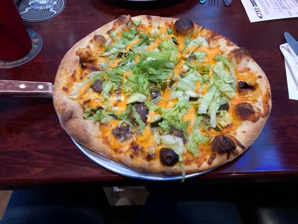 Mr Mikes Restaurant & Lounge | night club | 1149 Main St, Haverhill, MA 01830, USA | 9783735712 OR +1 978-373-5712