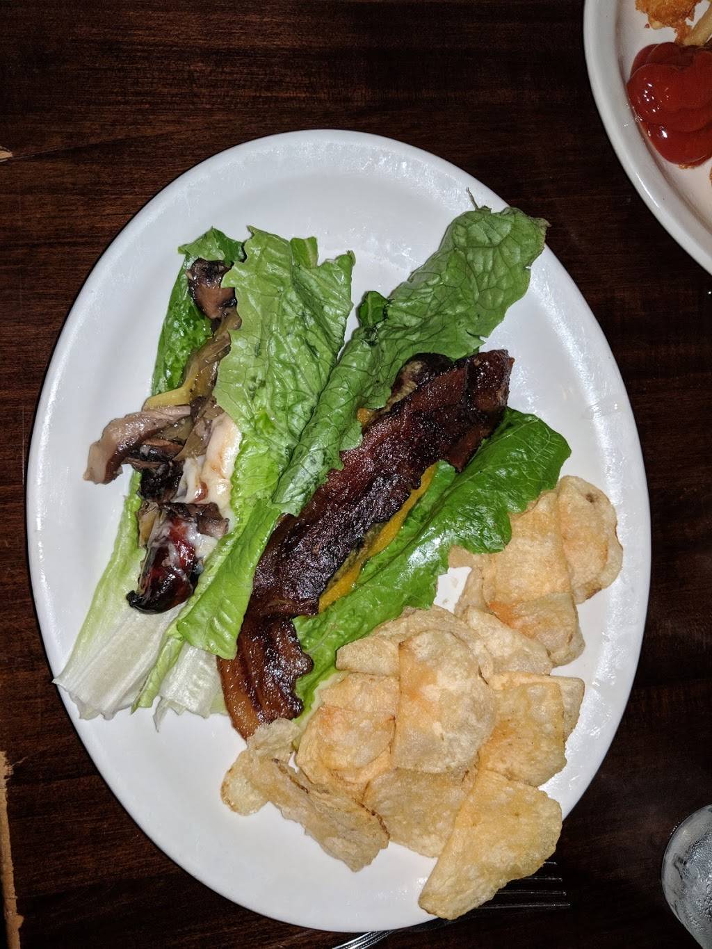 Elis Food & Cocktails | restaurant | 1225 Hennepin Ave, Minneapolis, MN 55403, USA | 6123329997 OR +1 612-332-9997