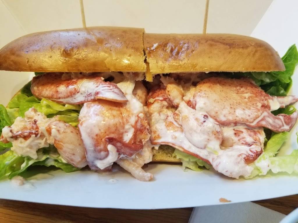 Lobstah On a Roll | restaurant | 135 Lafayette St, Salem, MA 01970, USA | 9785948226 OR +1 978-594-8226