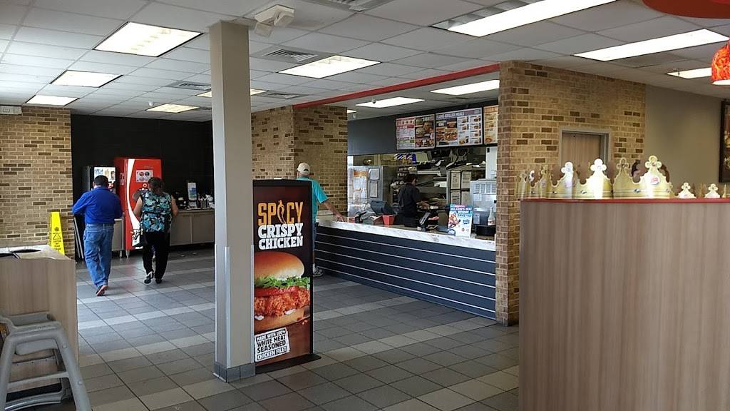 Burger King | restaurant | 16038 US-441, Eustis, FL 32726, USA | 3523575464 OR +1 352-357-5464