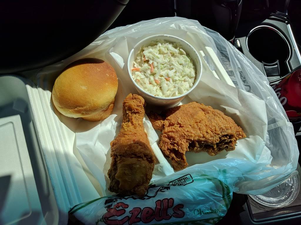 Ezells Famous Chicken | restaurant | 11805 Renton Ave S, Seattle, WA 98178, USA | 2067721925 OR +1 206-772-1925