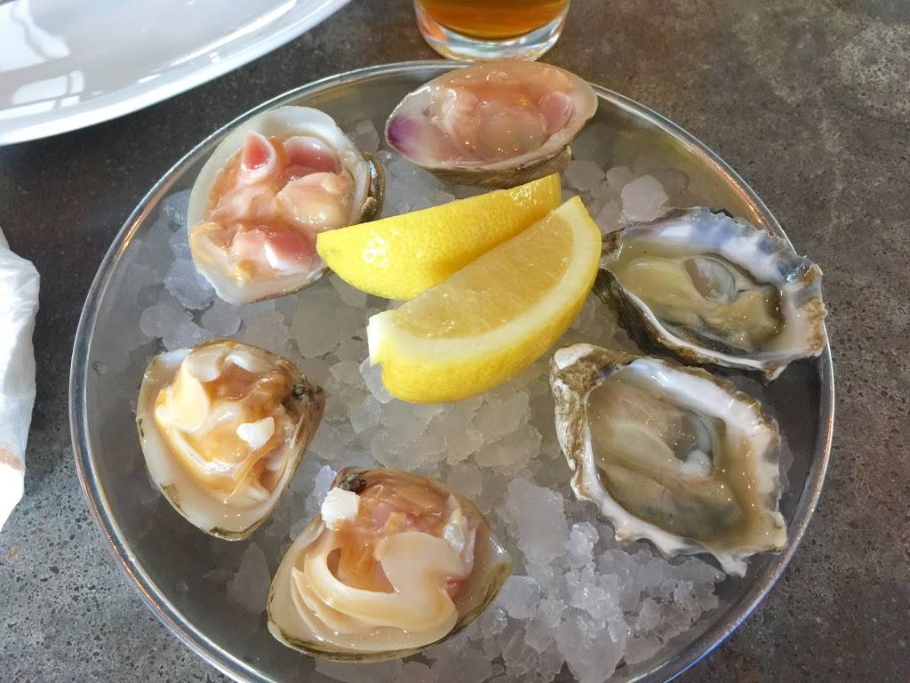 Shuck Oyster Bar | restaurant | 3313 Hyland Ave, Costa Mesa, CA 92626, USA | 9494200478 OR +1 949-420-0478