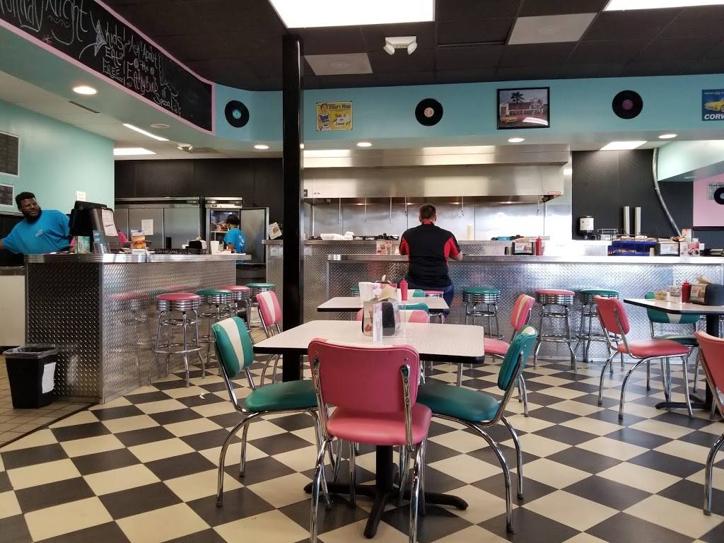 Hwy 55 Burgers, Shakes & Fries | restaurant | 4847 Shopton Rd, Charlotte, NC 28278, USA | 9802154983 OR +1 980-215-4983