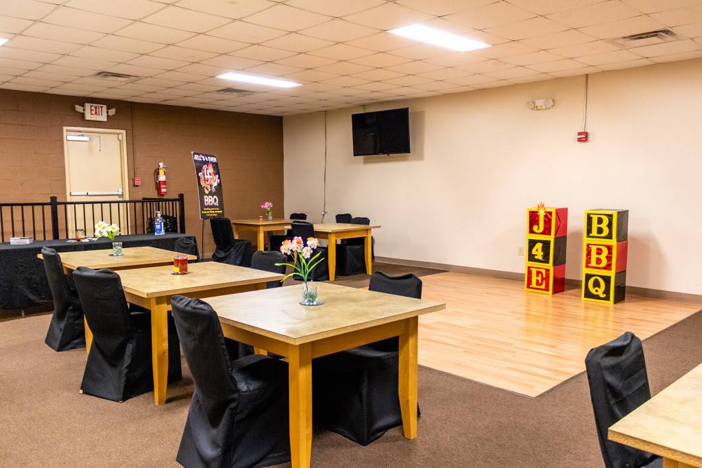 Jells 4 Ever BBQ | restaurant | 3703 N Memorial Pkwy, Huntsville, AL 35810, USA | 2563844543 OR +1 256-384-4543