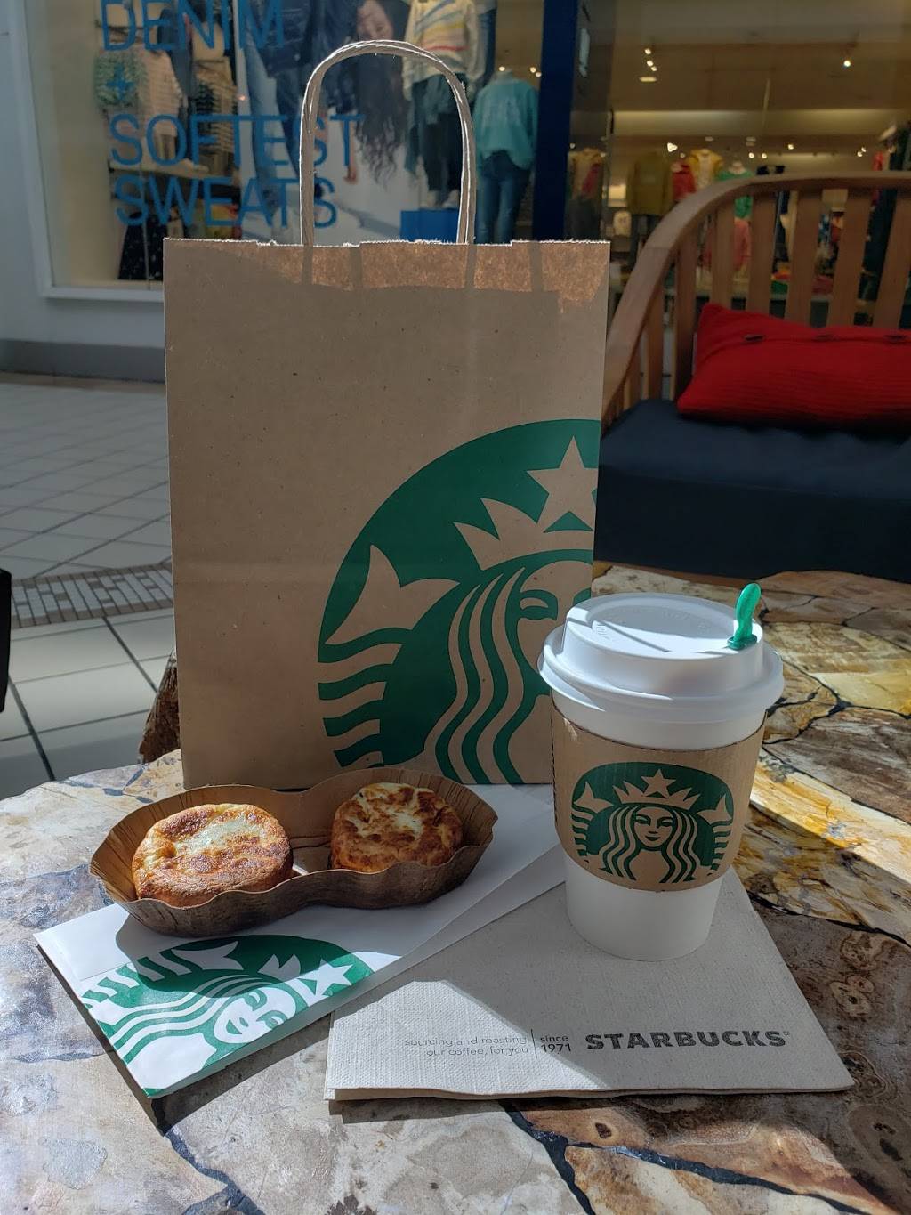 Starbucks | cafe | 24201 Valencia Blvd #1101, Santa Clarita, CA 91355, USA | 6612601516 OR +1 661-260-1516