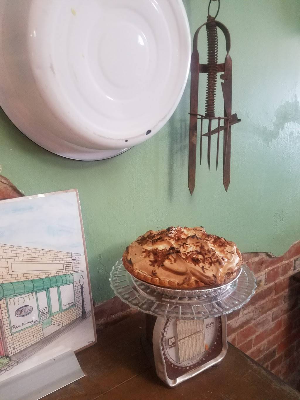 Hen House Cafe | restaurant | 260 W Court St, Piggott, AR 72454, USA | 8706346578 OR +1 870-634-6578