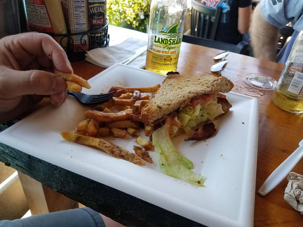 Two Heros Grill And Tiki Bar | restaurant | 2253 Pelots Point Rd, North Hero, VT 05474, USA | 8023723900 OR +1 802-372-3900