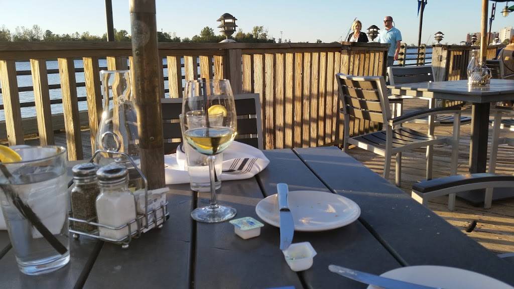 Pilot House Restaurant | restaurant | 2 Ann St, Wilmington, NC 28401, USA | 9103430200 OR +1 910-343-0200