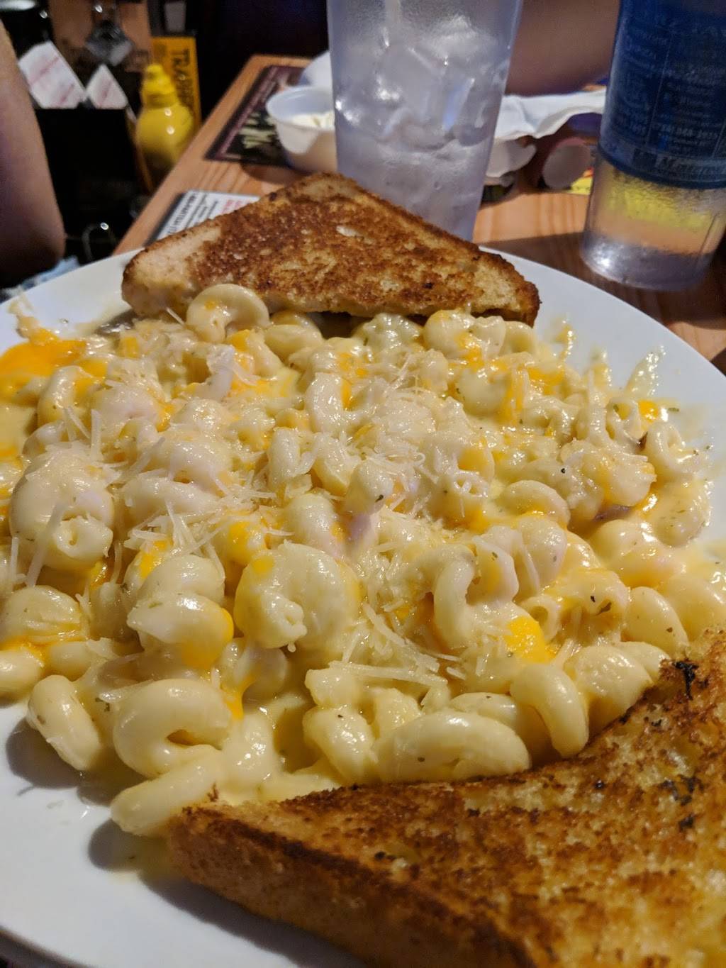 Trapperz | restaurant | 13780 S Dixie Hwy, La Salle, MI 48145, USA | 7342412222 OR +1 734-241-2222