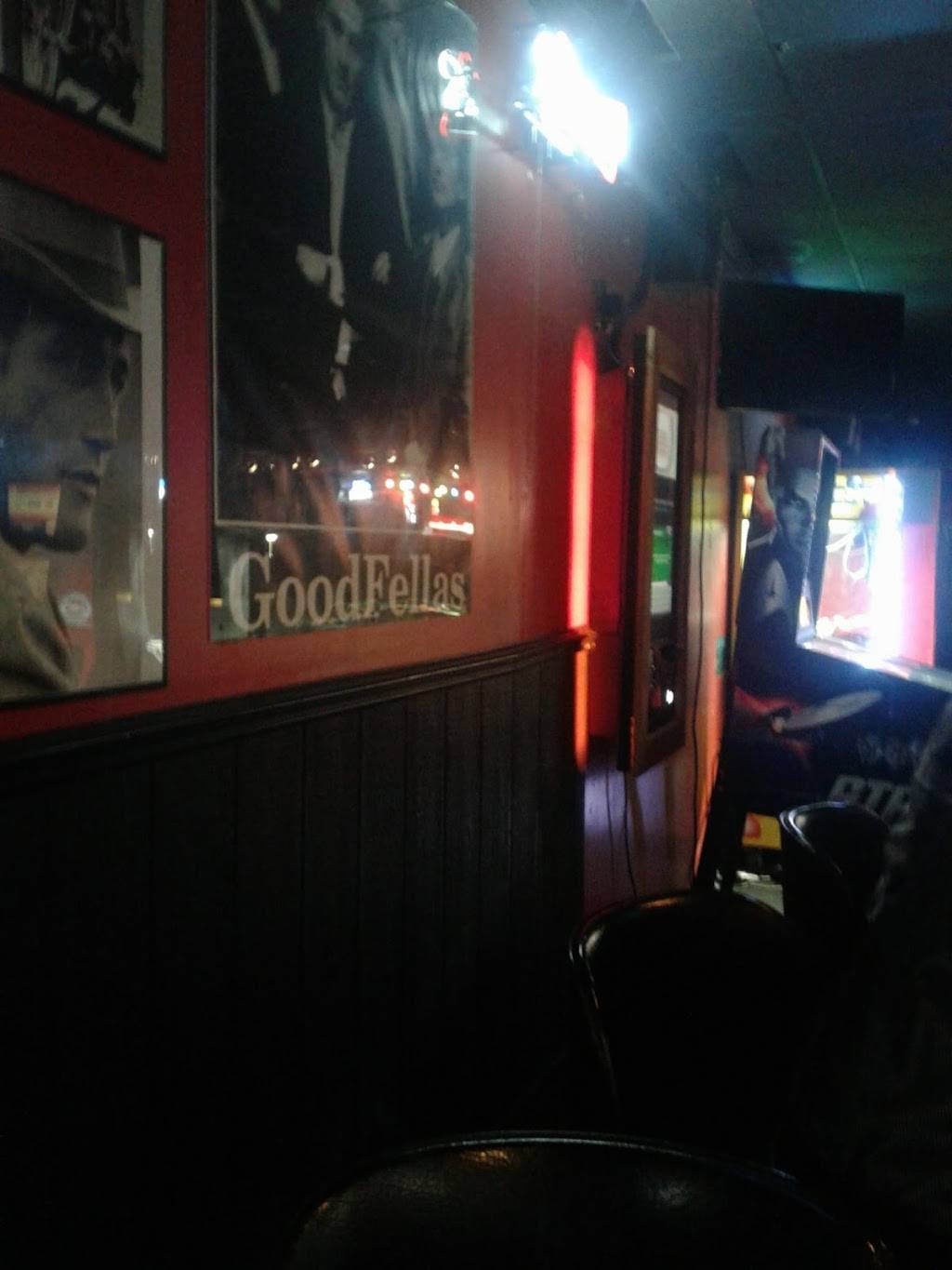 Chippers Sports Bar & Grill | restaurant | 5 N Edgehill Ave, Youngstown, OH 44515, USA | 3307996667 OR +1 330-799-6667