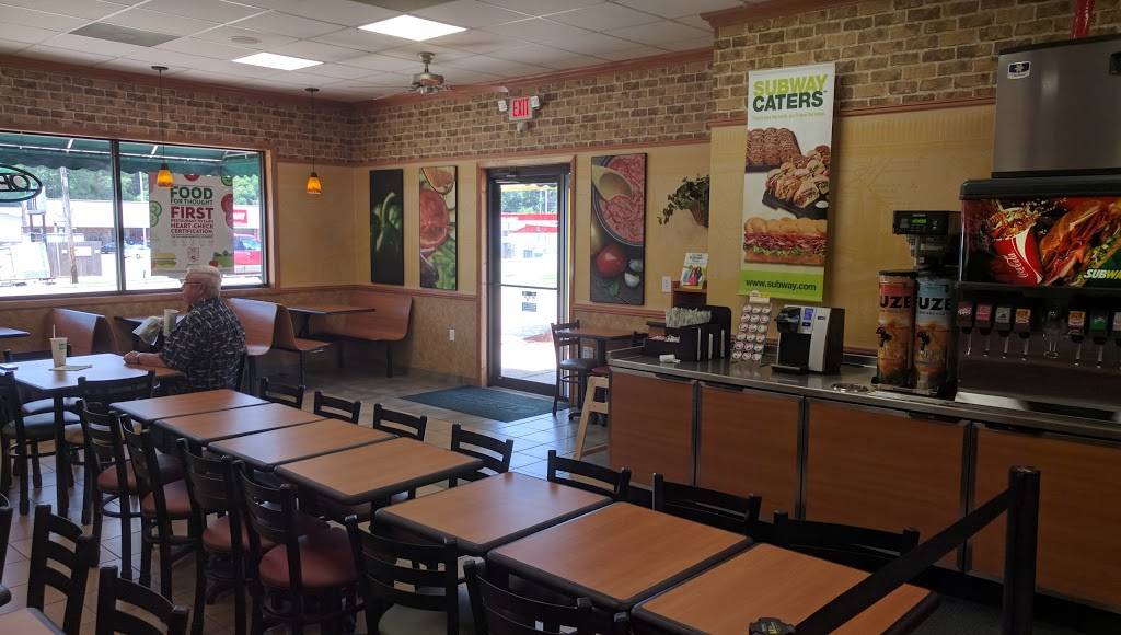 Subway | meal takeaway | 187 US-61, Woodville, MS 39669, USA | 6018884555 OR +1 601-888-4555