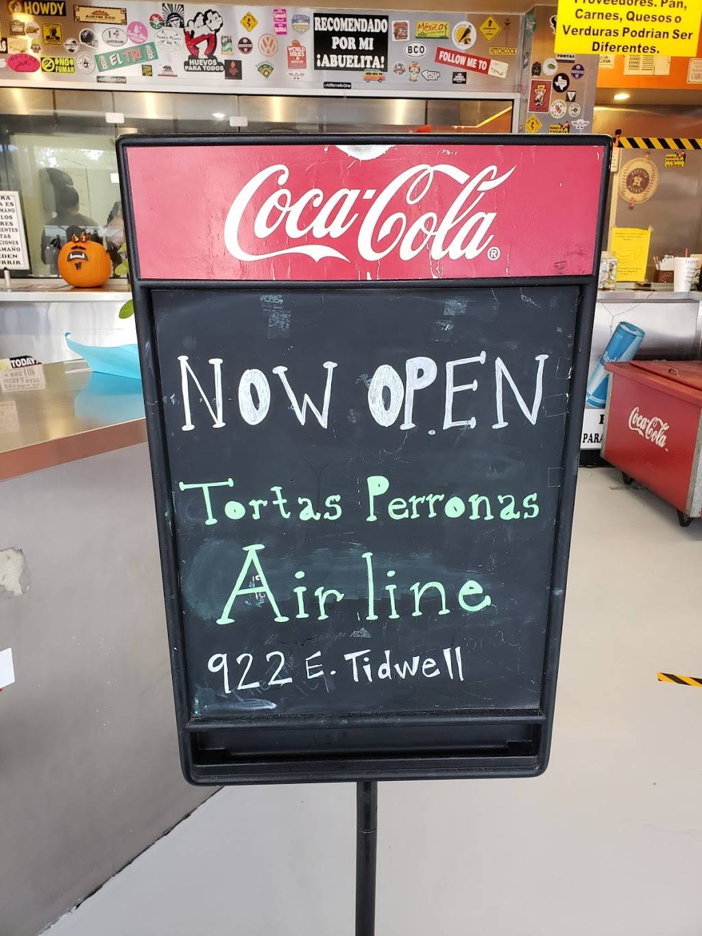 Tortas Perronas on Airline | restaurant | 922 E Tidwell Rd, Houston, TX 77022, USA | 8328346914 OR +1 832-834-6914